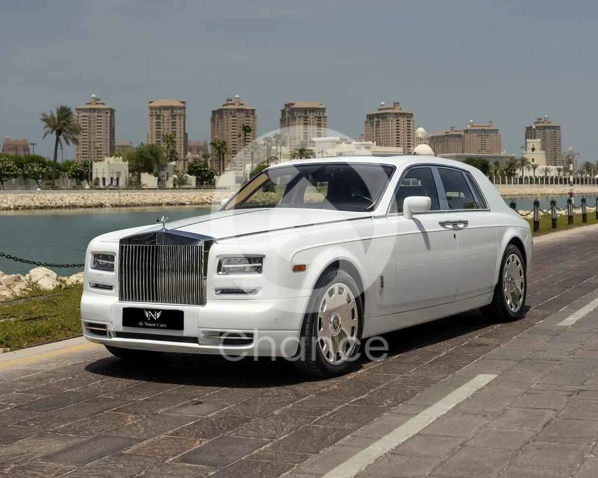 رولز - رويس فانتوم 2005 اوتوماتيك 22,000 كم 12 سلندر دفع كلي مستمر سيدان أبيض