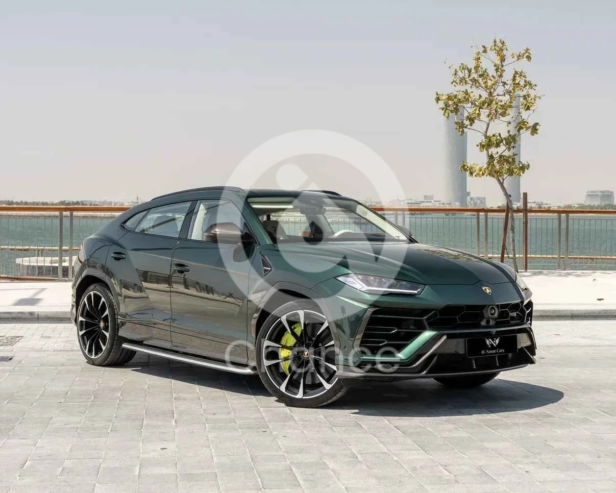 لمبرجيني اوروس 2021 اوتوماتيك 17,000 كم 8 سلندر دفع رباعي اس يو في أخضر تحت الضمان