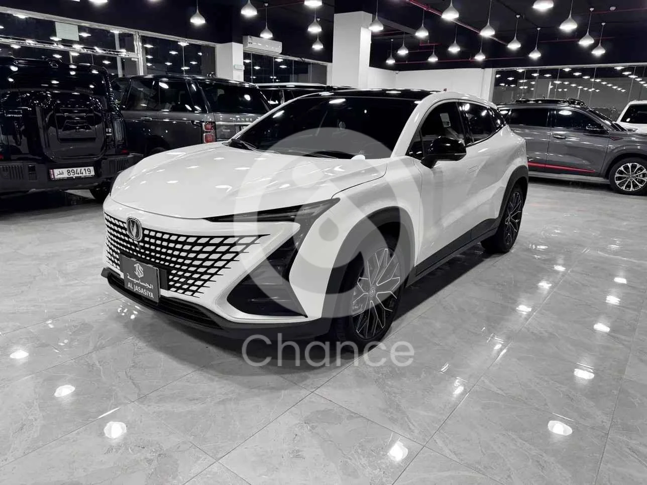 تشانجان يوني تي 2023 اوتوماتيك 39,000 كم 4 سلندر دفع رباعي اس يو في أبيض تحت الضمان