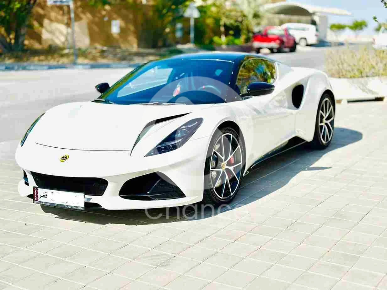 لوتس اميره فيرست ادشن 2024 اوتوماتيك 11,000 كم 4 سلندر دفع خلفي كوبيه \ سبورت أبيض تحت الضمان