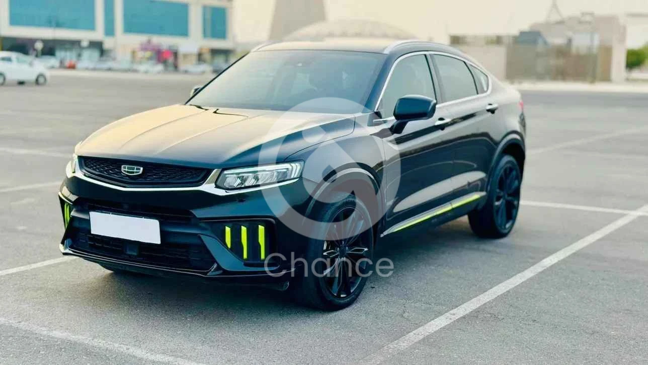 جيلي توجيلا 2023 اوتوماتيك 49,000 كم 4 سلندر دفع رباعي اس يو في أسود تحت الضمان