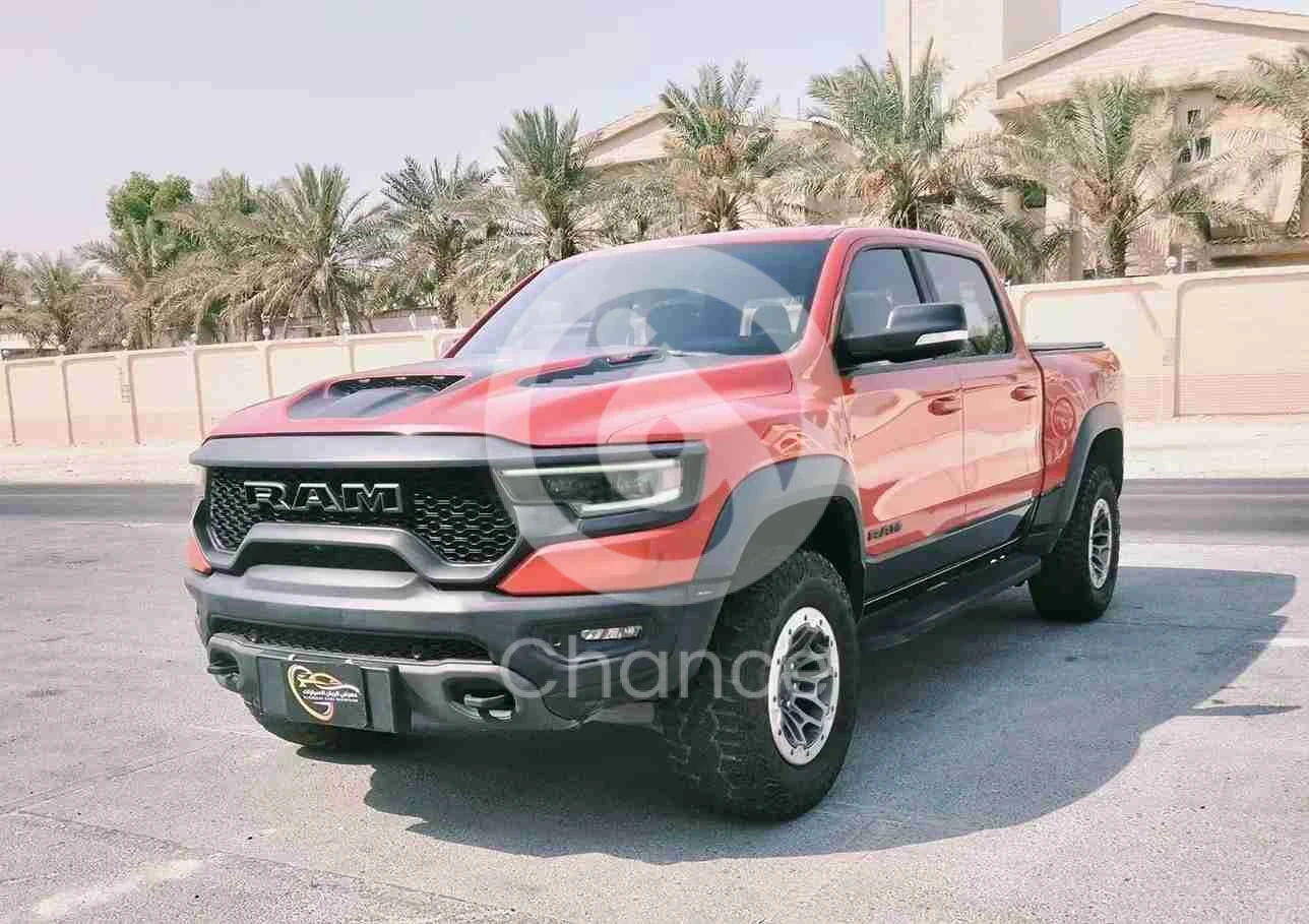 دودج رام تي أر إكس 2022 اوتوماتيك 81,000 كم 8 سلندر دفع رباعي بيكب برتقالي تحت الضمان