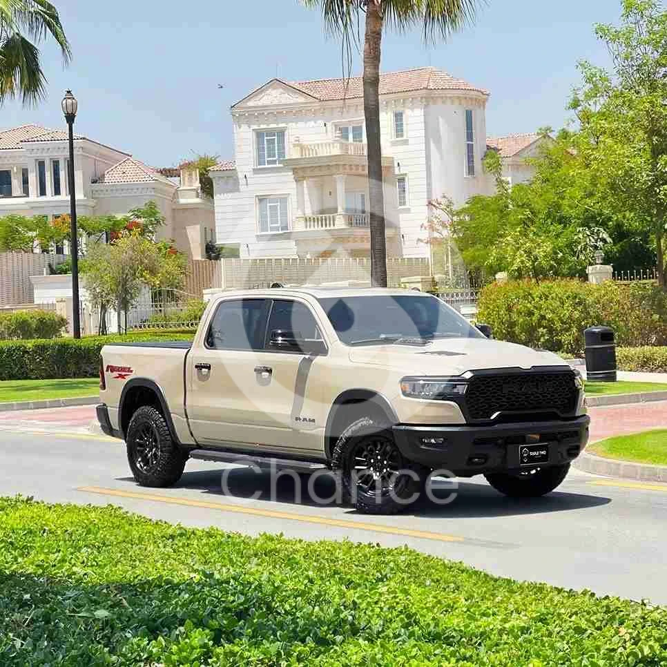 دودج رام ريبل 2025 اوتوماتيك 3,800 كم 8 سلندر دفع رباعي بيكب بيج تحت الضمان