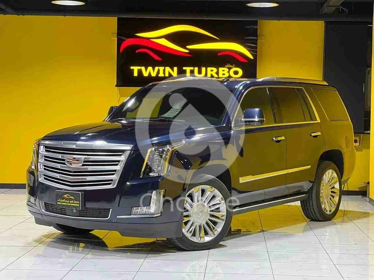 كاديلاك اسكيليد بلاتينيوم 2019 اوتوماتيك 51,000 كم 8 سلندر دفع رباعي اس يو في أزرق غامق