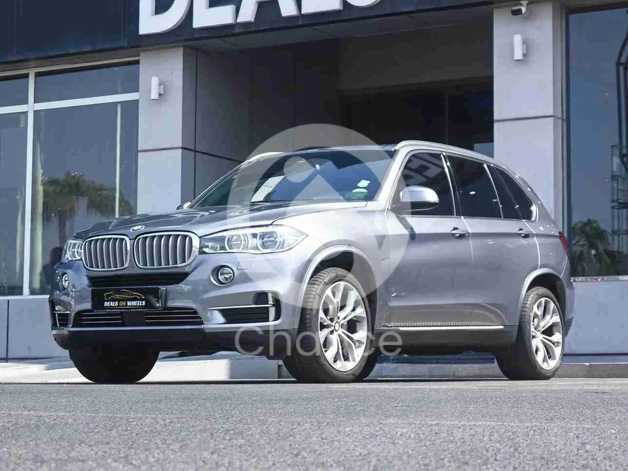 بي ام دبليو الفئة - اكس اكس 5 اكس درايف 50اي 2017 اوتوماتيك 96,000 كم 8 سلندر دفع كلي مستمر اس يو في رمادي