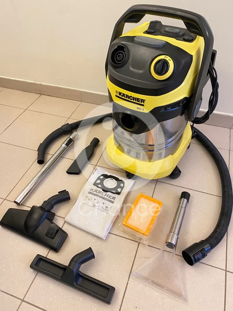 للتنظيف الرطب و الجاف نظيفة جدا سعره جديد ١٠٠٠ ريال