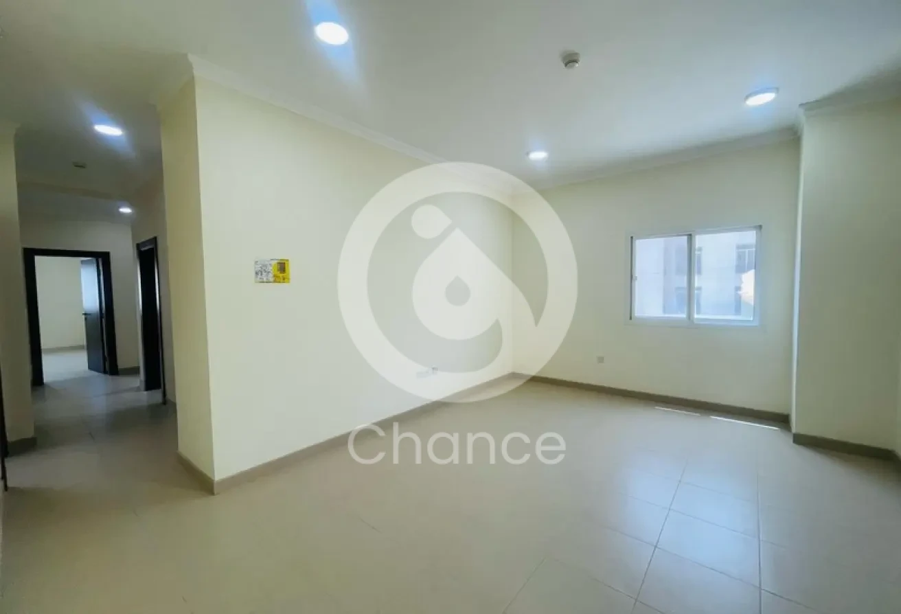 مبنى سكني للإيجار في منطقة المطار القديم

تفاصيل كل شقة:

صالة معيشة وطعام.

مطبخ مغلق.

حمام ضيوف.

غرفة نوم رئيسية واحدة مع حمام ملحق.

غرفتا نوم مع حمام مشترك.

تكييف سبليت.

موقف سيارة في الطابق السفلي.

إجمالي الشقق: ١١ شقة.

الإيجار الشهري: ٦٠,٠٠٠ ريال قطري (غير شامل الفواتير).

ملاحظة: نوفر المبنى بالكامل لشركة واحدة فقط، وليس للإيجار الفردي.