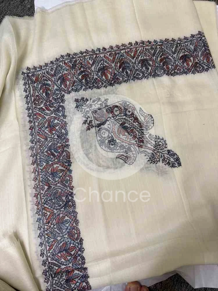 شالات كشميرية صناعة يدوية/نس ترمة مقاس ٥٥ /٥٦