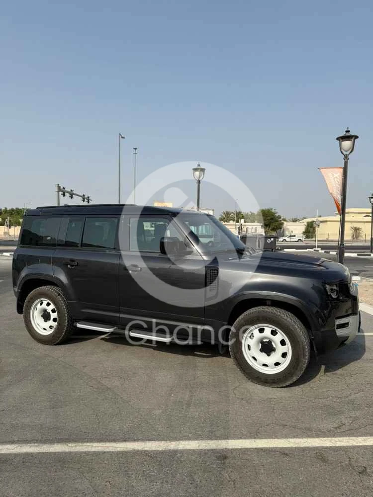 للبيع ديفندر 2023، 4 سلندر ، وارد الفردان تحت الضمان، قاطع 52,000ر الف، شاشه كبيره ، عداد ديجتال ،اضائات داخليه ، ثلاجه وشاحن واير لس ، داخليه بيج ، ٧ مقاعد ، ٣ مكيفات مفصوله ، هيدروليك ، تحديد مسار ، كاميرات ، عازل حراري كامل ، مفتاحين ملاحظة: تم تبديل الرفرف الامامي يمين مع الزجاجه الاماميه مطلوب : 230,000 الف ريال واتساب : 50777270