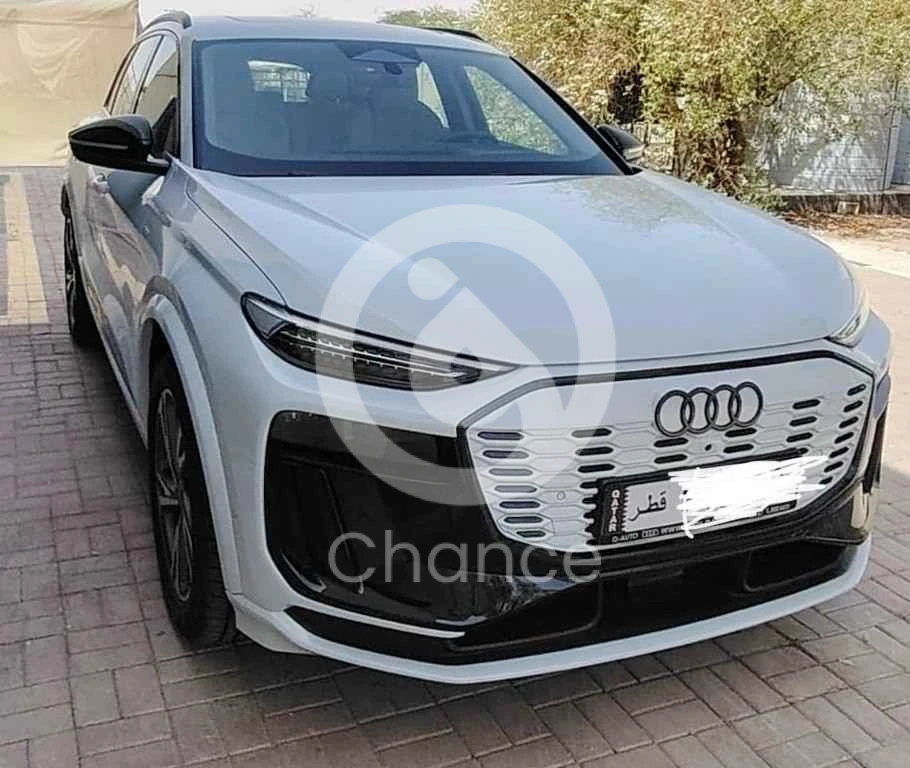 للبيع اودي كيو ٦ كهربائي بالكامل موديل 2025 وارد قطر تامين شامل السعر قابل