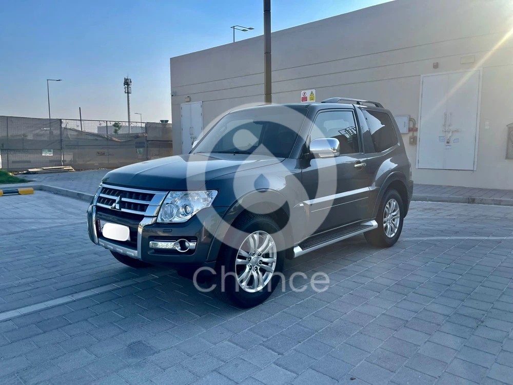 للبيع باجيرو 3.8 ، 6 سلندر، جي ال اس قاطع: 88000 كم صبغ وكالة بحالة الوكالة نظيفة جداً مقاعد جلد ، شاشة ، كاميرا خلفيه ، رنقات حجم 18 السعر : 57,000 الف