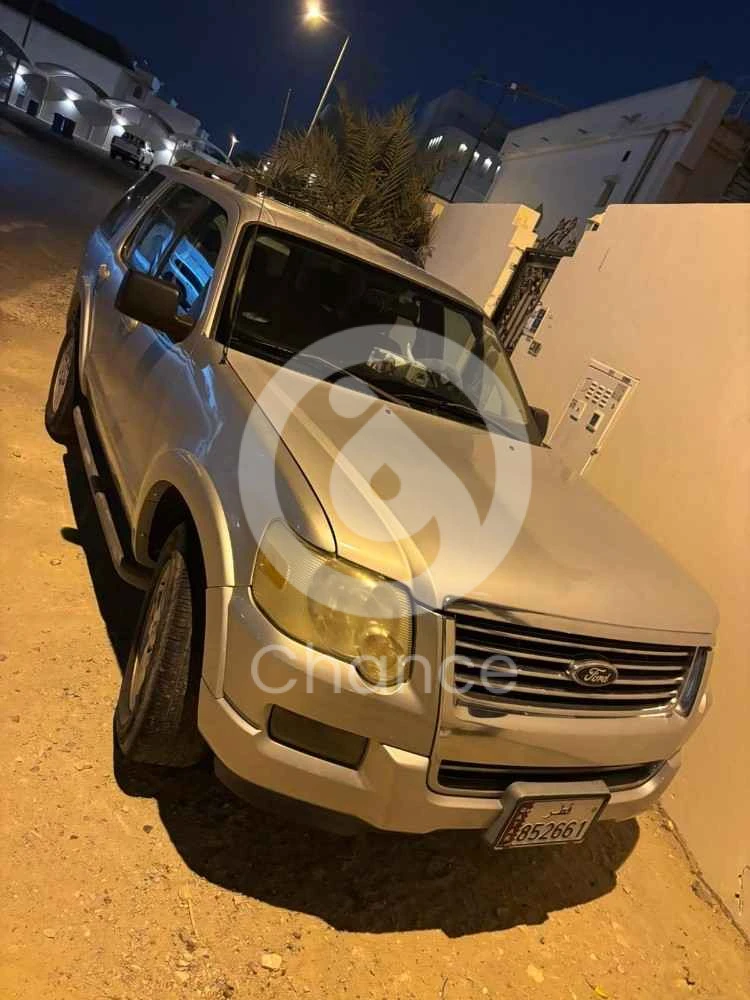 فورد اكسبلورر 2010 بحالة ممتازة 272 درب، غرفة نظيفة وقيادة هادئة، تشعر وكأنها سيارة جديدة، متوفرة في الخور
