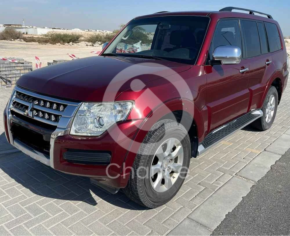 سياره باجيرو موديل 2017 لايوجد بها اي صبغ والصيانات كلها وكاله للتواصل واتساب 66881192