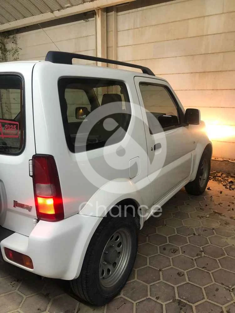 سياره نظيفه جداً فقط بوليش وترجع وكاله موديل 2017 مكيف شغال وعلى الفحص للجادين تواصل واتساب