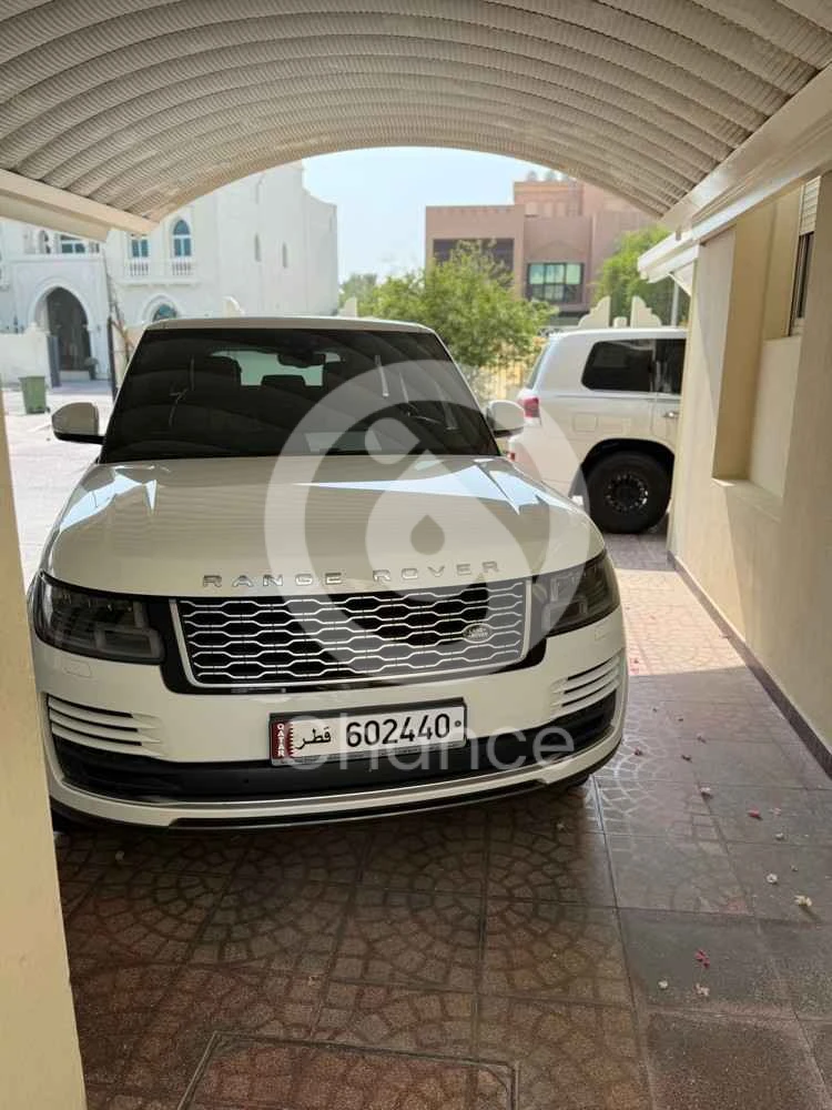 لاند روفر رنج روفر فوج اس اي 2019 اوتوماتيك 60,500 كم 8 سلندر دفع رباعي اس يو في أبيض بحالة الوكالة مالك اول السعر قابل للصامل
