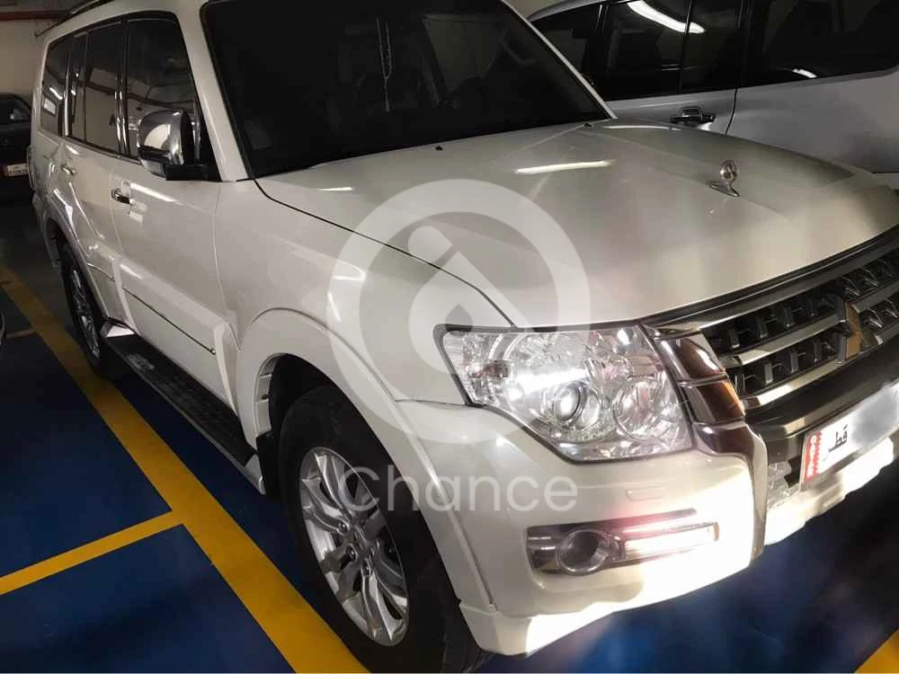 لبيع ميتسوبيشي باجيرو بحالة ممتازه قاطع 130000 كم استمارة سارية الى شهر 5 / 2026 اخر سيرفيس بتاريخ 6/11/2025 في الوكالة السياره فل ابشن مافيها اي مشاكل ما شاء الله