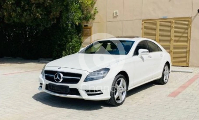 مواصفات: فحص وكالة بانورامي خليجي كامل. حالة كاميرا ممتازة داخلية وخارجية التحكم في التوجيه بالراديو. أجهزة الملاحة عبر البلوتوث تحكم كهربائي كامل نظام صوت ممتاز اللون: أبيض من الخارج أحمر من الداخل