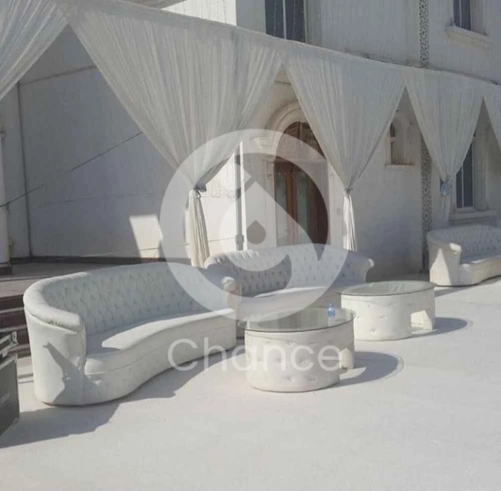 لدينا مكيت ابيض بيج اسود فرش بيوت قصور قاعات كل ما يلزم المناسبات