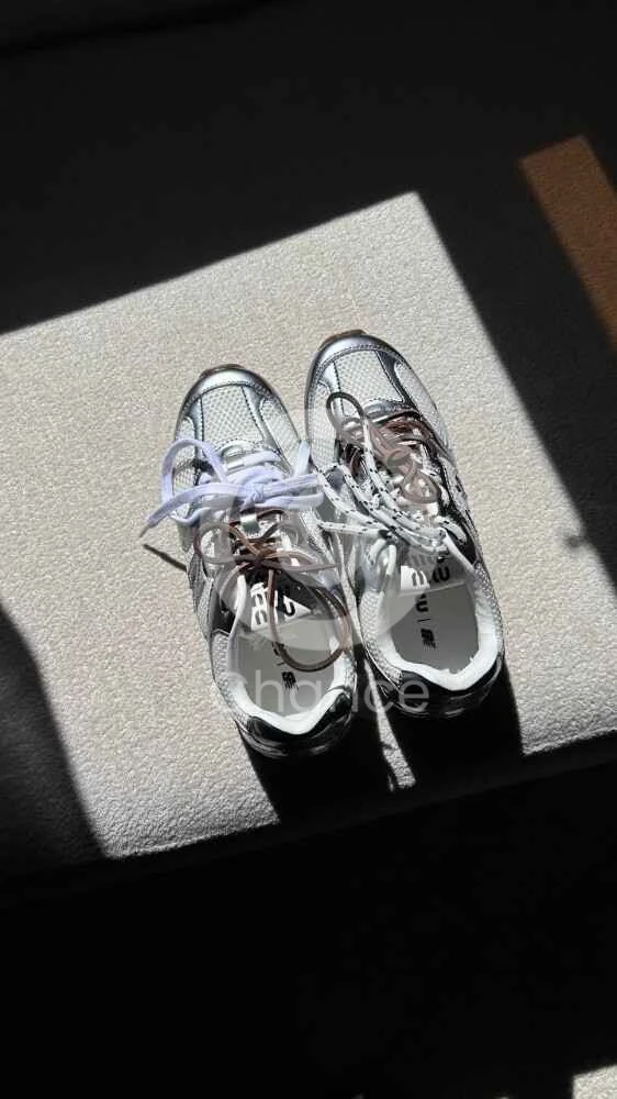 احسها من أقوى البراندات الحاضره وبكل المواسم حنا متواجدين ونستقبل آرائكم واقتراحاتكم وطلباتكم وفرنالك كل اشي بتحتاجه بموقعنا الطلب عن طريق الواتساب 55289397