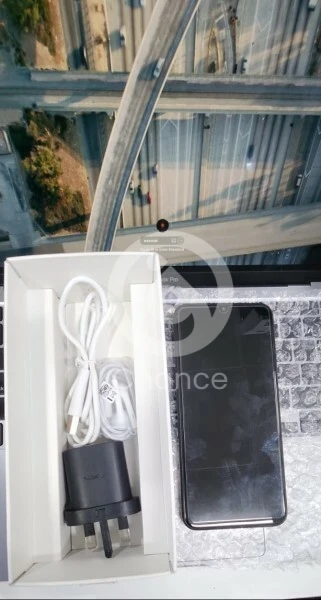 نفس الجوال الجديد جميع الملحقات مع العلبة