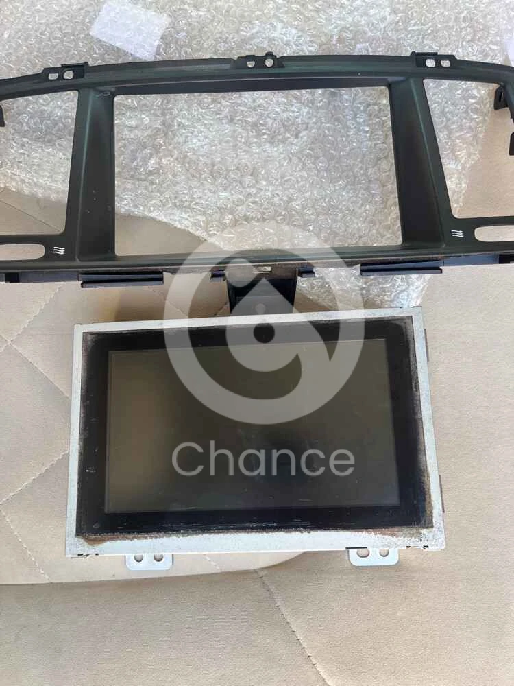 للبيع شاشه نيسان ٢٠١٠ وكاله مع الديكور