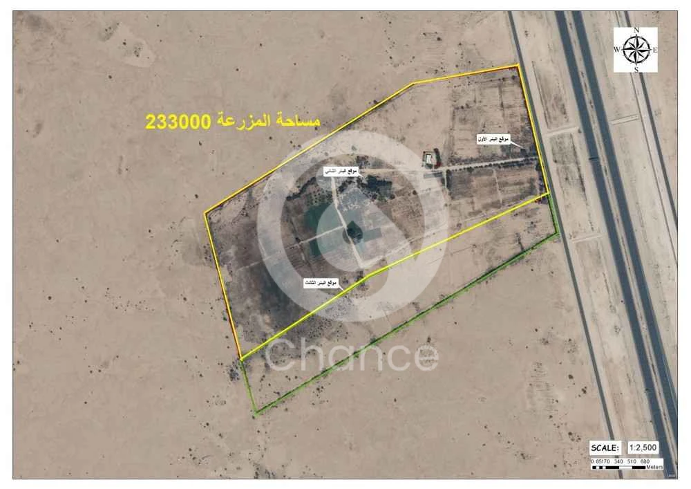 للبيع مزرعة عل طريق الشمال تفتح عل شارع الشمال الرئيسي بعد مزرعة بلدنا مساحة 233000م الارض بكامل مصتصحله لزراعه فيها سكن واربع بيوت بلاستيكيه منتجه لزراعة الخضراوات وزاراعه البرسيم والجت وفيها اشجار نخل وابار مي صالحه لشرب للاستفسار 70535366