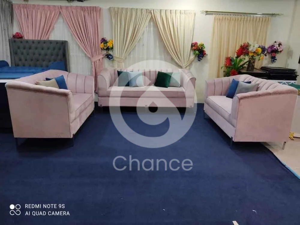 ضمان شامل وخدمه على مدار الساعة تفصيل مجلس عربي تفصيل كنب وستائر تنجيد جميع المفروشات تشكيله واسعة من الستائر واطقم غرف الجلوس بيع كراسي وورق جدران بيع سجاد موكيت تركيب باركيه اضيات بيع وتركيب عشب صناعي خدمه كاملة ٢٤ ساعة مع ضمان شامل