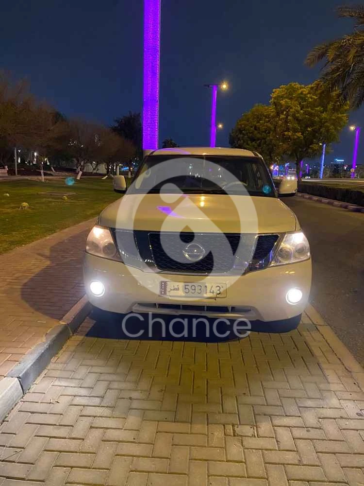 نسيان باترول 2013 فتحة سقف شاشة كاميرا خلفية حساسات سيارة نظيفة قابل للتفاوض بالمعقول