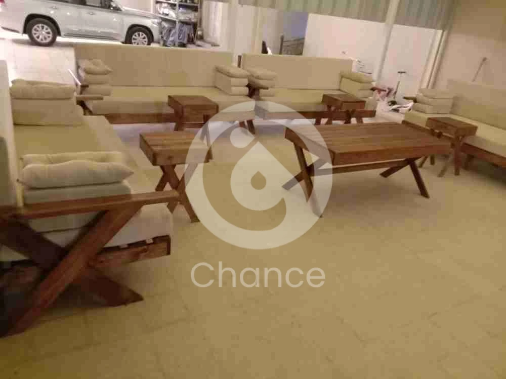 كراسي وطاولات حديد وخشب للبيع للتواصل