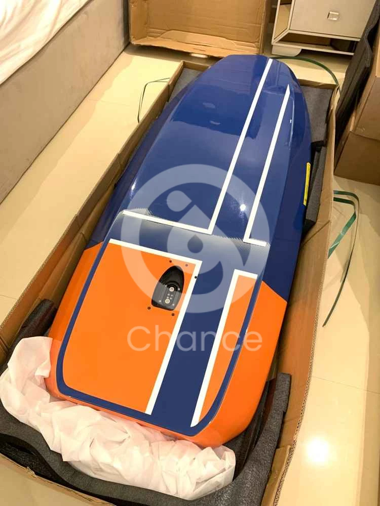 قوته 8000 الف واط السرعة 45 كيلو متر في الساعة يدعم الشحن السريع الحد الأقصى للوزن 120 كيلو المواصفات البورد موجوده على الصور مع كامل ملحقاته قابل للصامل متوفر آخر واحد اسود فايبر كاربون