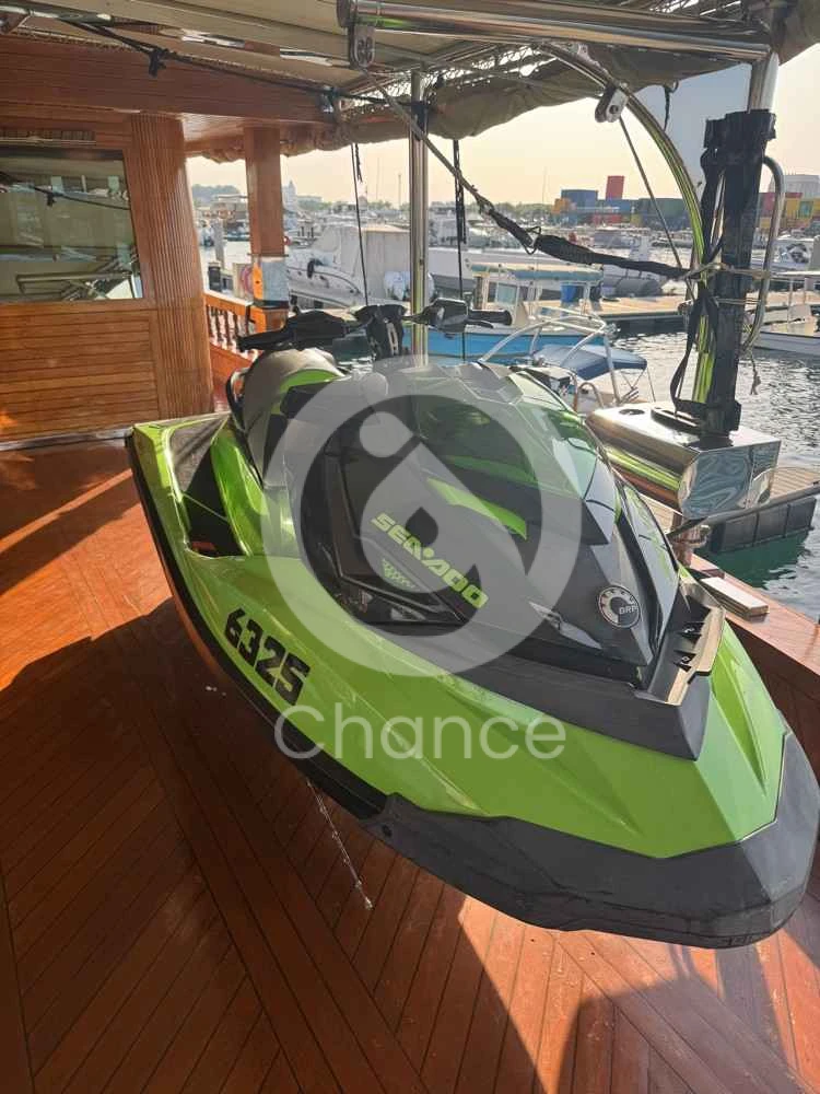 للبيع ار اكس بي ٢٠٢٠ ماشيه ١٧٧ ساعه وكاله معاها تيدر وطربال تجيكات وكاله للتواصل واتسب 70000910